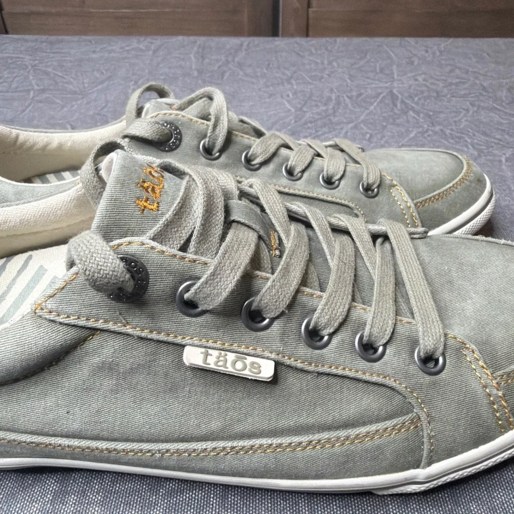 Taos Sneakers Womens 9 Moc Star Sage Green Canvas Lace Up MST-13482A EXCELLENT